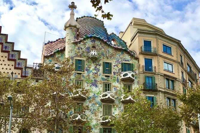 Lunchtime Tapas Tour in the Eixample with The Barcelona Taste - Key Points