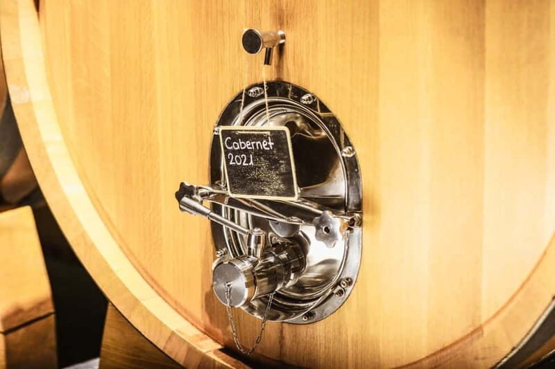 Lundër: Lundra Winery Guided Tour with Wine Tasting - Practical Details and What to Expect