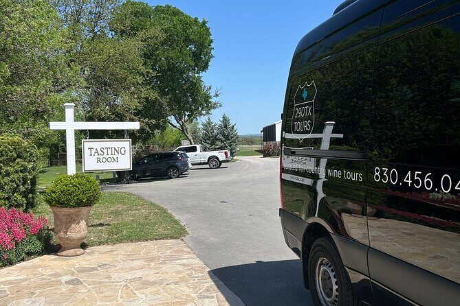 Luxe Hill Country Private Wine Adventure with Gourmet Lunch - Key Points