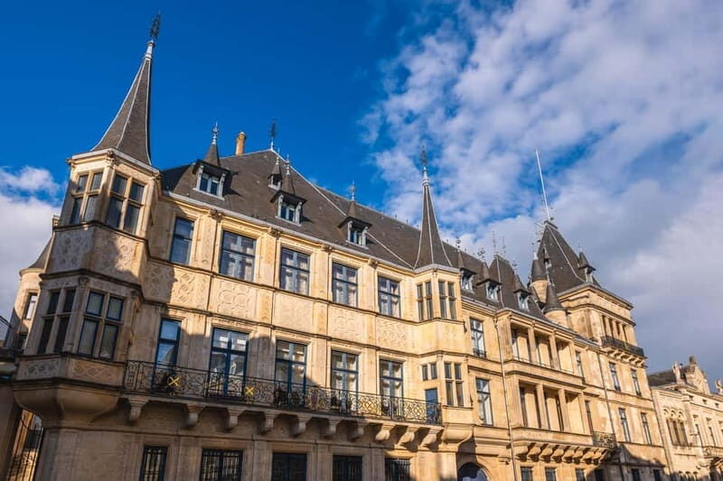 Luxembourg: Intro Walking Tour with a Local - Who Is This Tour Best For?