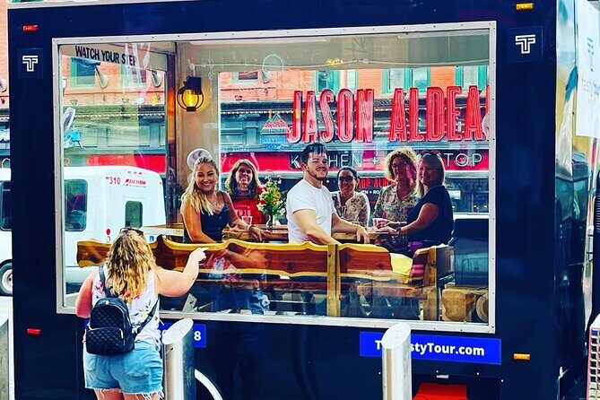 Luxury 5 STAR PUBLIC Glass Wall Temp Controlled Nashville Tour - Who Should Consider This Tour?