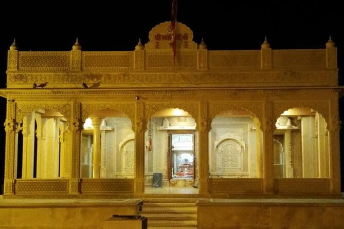 Luxury camping with cultural program in Thar Desert of Jaisalmer - FAQ