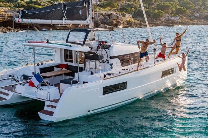 Luxury Catamaran in the Maddalena Archipelago from PALAU - FAQ