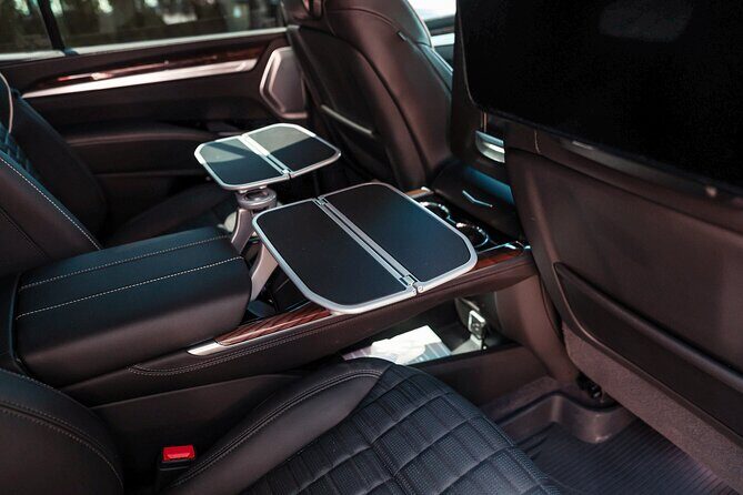 Luxury Chauffeur Service in Toronto - Who Should Consider This Experience?