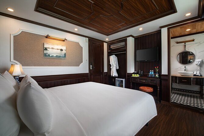 Luxury Cruise : The Unique Way Explore Halong & Lan Ha Bay (2D1N) - Who Will Love This Tour?