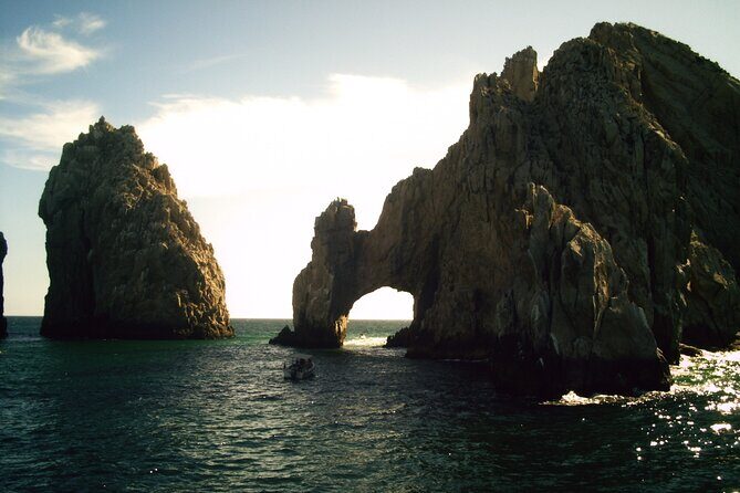 Luxury Cruise with Dinner and Music in Los Cabos - FAQs