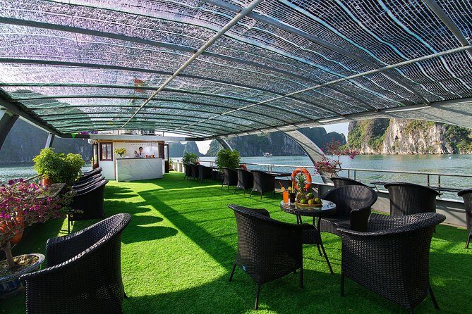 Luxury Halong Bay 1 Day on Cruises From Hanoi with Bus & Lunch - Practical Tips for Travelers