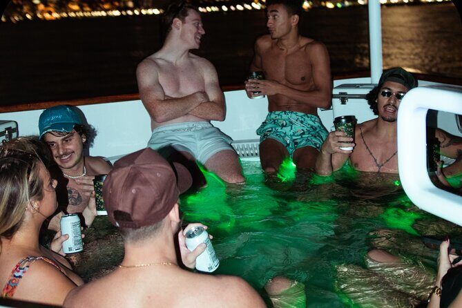 Luxury Hot Tub Boat Around NYC and Statue Private Tub up to 10 - Why This Tour Is Worth Considering