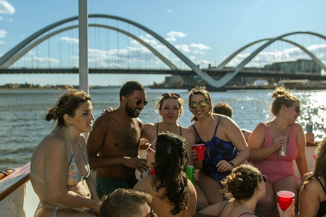 Luxury Hot Tub Boat of DC Potomac Monuments Private Tub up to 10 - The Sum Up: Is the Hot Tub Boat Worth It?