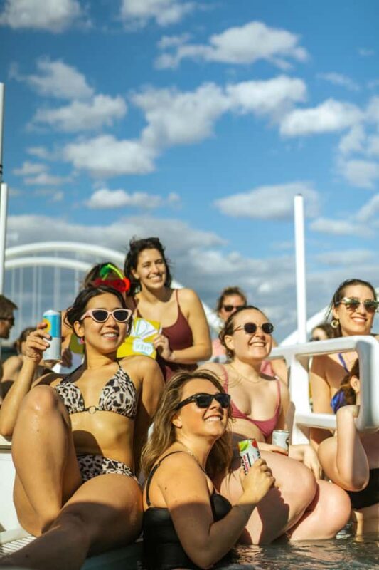 Luxury Hot Tub Boat of DC Potomac Private Tub up to 10 - FAQ