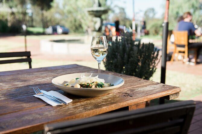 Luxury Hunter Valley Tour: 3 Tastings, Gin, Lunch & Chocolatier - Transportation & Timing
