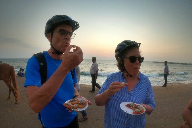 Luxury Night Cycle Tour of Colombo - FAQ