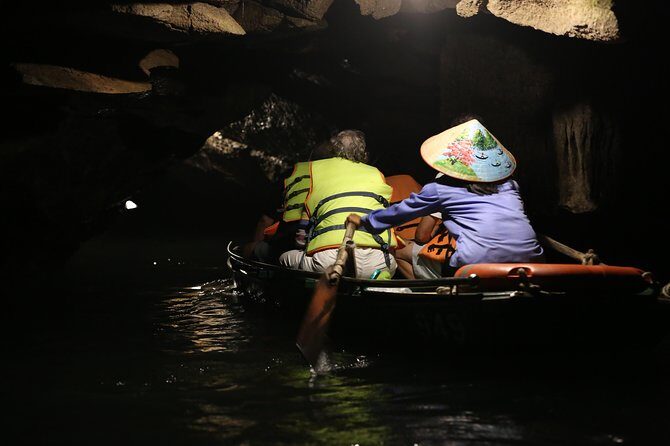 Luxury Ninh Binh Trang An Hoa Lu, Thai Vi temple, Bike, boat - The Highlight: Trang An Boat Trip