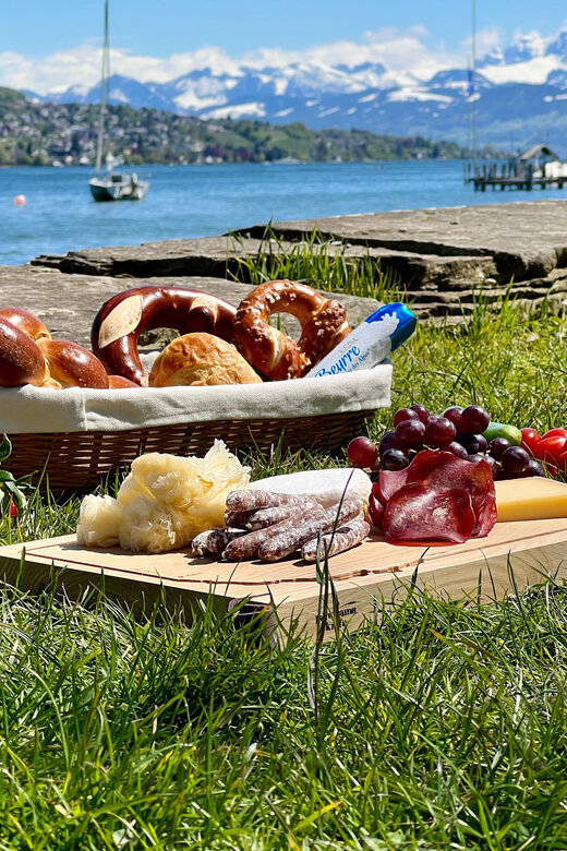 Luxury picnic by Zurich lake - Key Points