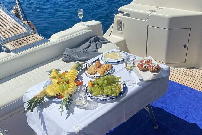 Luxury Power Yacht Cruise - Who Is This Tour Best Suited For?