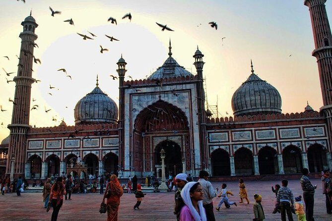 Luxury private 5-Day Golden Triangle tour to Agra & Jaipur from Delhi - Exploring the Delhi Start: From Historic Streets to Government Buildings