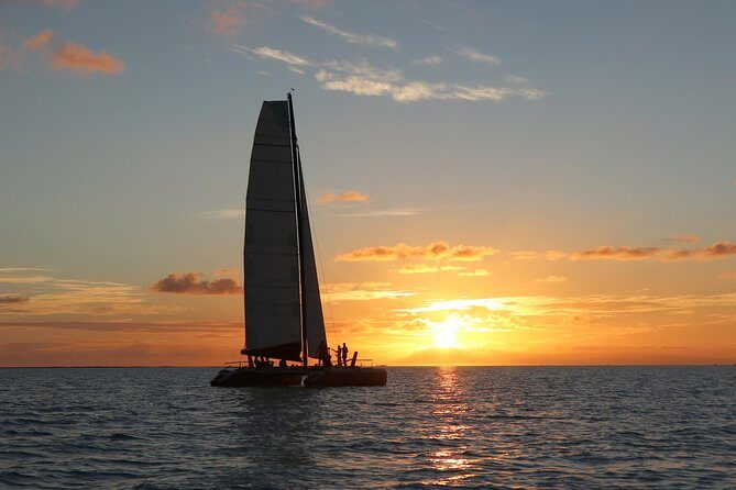LUXURY PRIVATE Catamaran Bora Bora : The Sunset Escape - An In-Depth Look at the Sunset Escape Catamaran Tour