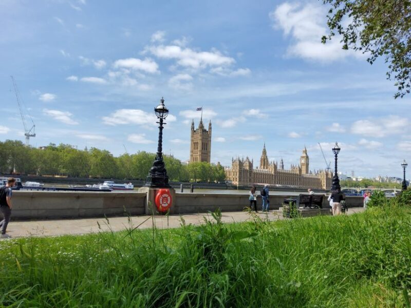 Luxury Private Tour in London with Lunch - Hidden Gems and Local Life