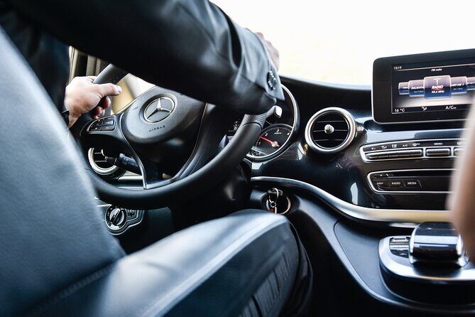 Luxury private transfer: Split Town to Split airport - Key Points