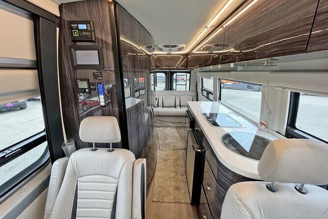 Luxury Private Van to Pikes Peak Garden of Gods - The Experience in Detail