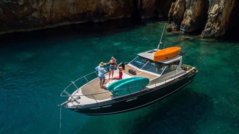Luxury Private Yacht Tour with Exclusive Comfort & Extras - Key Points
