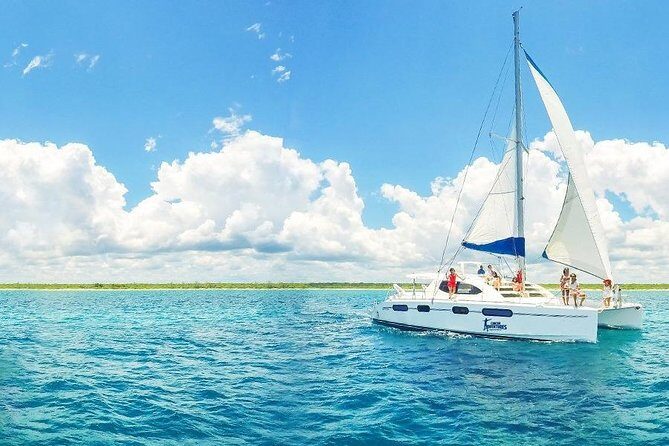 Luxury sailboat in Riviera Maya - Key Points