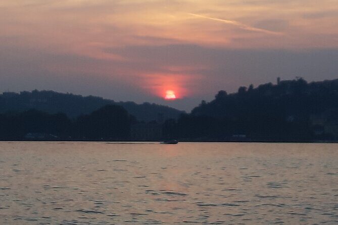 Luxury Sunset Lake Como 1h or experience with enchanting view - Detailed Breakdown of the Tour