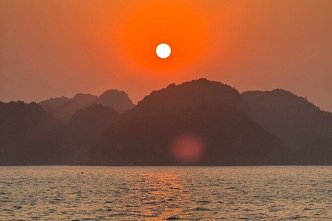 Luxury Sunset Tour: Kayak, Water Slides, Jacuzzi visit Lan Ha Bay - Why This Tour Is Perfect for You