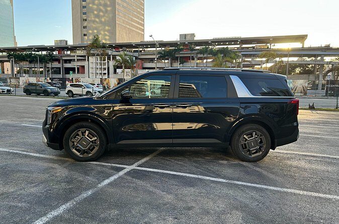 Luxury Transportation Service in Miami - Who Should Book This Transfer?