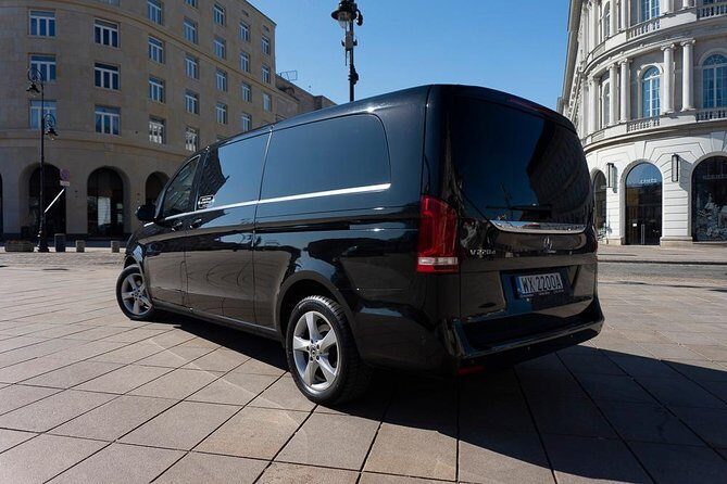Luxury Warsaw Chopin Airport Transfer by private Minivan car - What to Expect from the Service