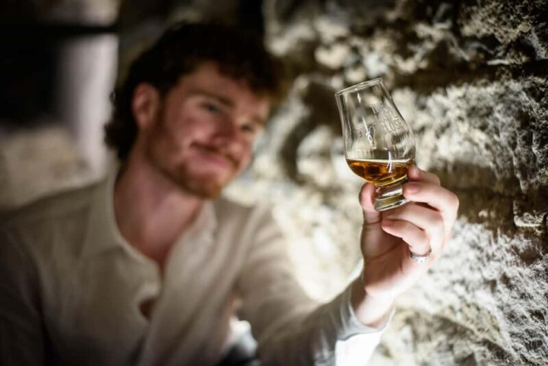 Luxury Whisky Tasting in Edinburgh's Underground Vaults - Key Points