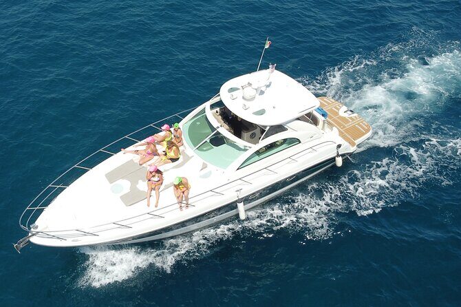 Luxury yacht for private tour EN Cabo San Lucas - A Luxurious Private Yacht Experience in Cabo San Lucas