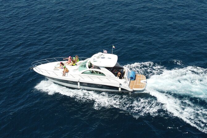 Luxury yacht for private tour EN Cabo San Lucas - Exploring the Cabo San Lucas Private Yacht Tour