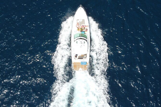 Luxury yacht for private tour EN Cabo San Lucas - Who Should Book This Tour?