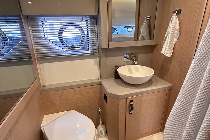 Luxury Yacht Rental in Miami Beneteau 52 for 6 People - The Practicalities: Booking, Departure, and Duration