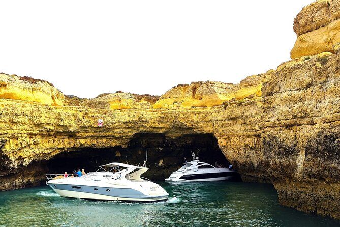 Luxury Yacht Rental with crew - An In-Depth Look at the Yacht Experience