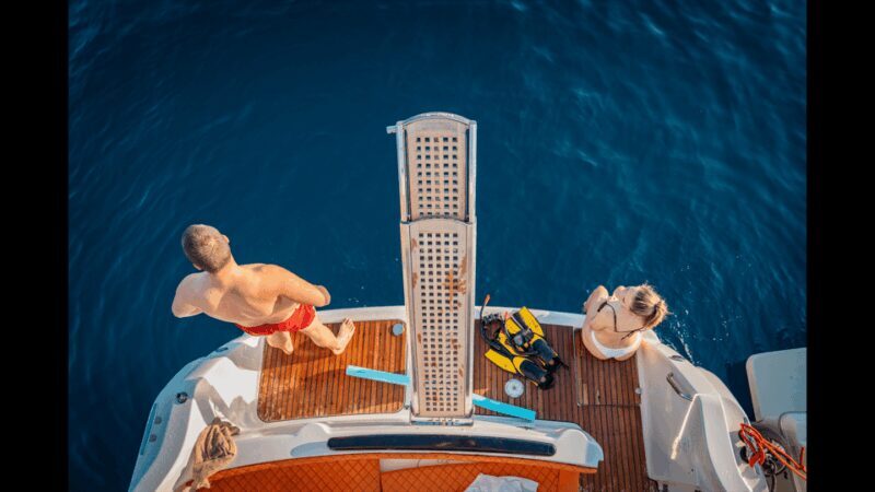 Luxury yacht: Sunset Blue Cave & Panoramic Tour w Wine - FAQ