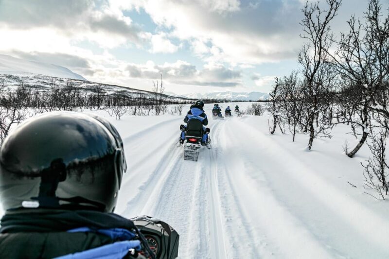 Lyngen: Snowmobile Safari with Lunch in seaside Restaurant - Exploring the Snowmobile Adventure in Lyngen