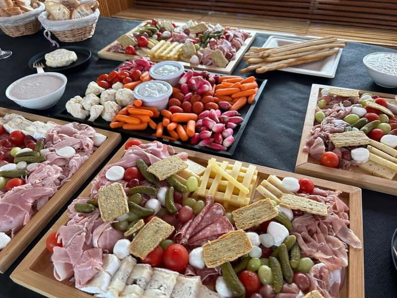 Lyon: Brunch on the Sâone River - An In-depth Look at the Lyon Sâone River Brunch Experience