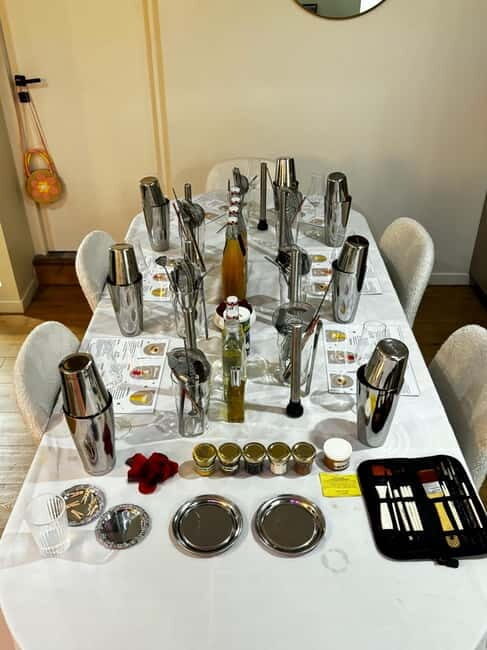 Lyon: Cocktail workshop in your home - Price & Value