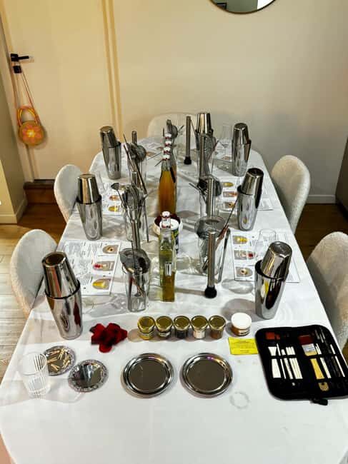 Lyon: Cocktail workshop in your home - The Sum Up