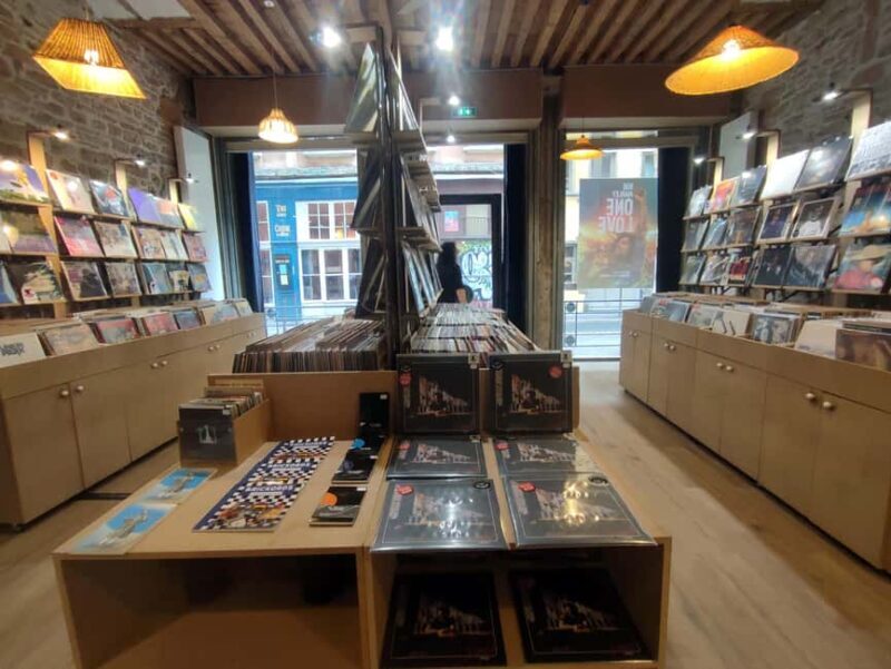 Lyon Croix-Rousse: Wine Tasting & Vinyl Record Tour - FAQ