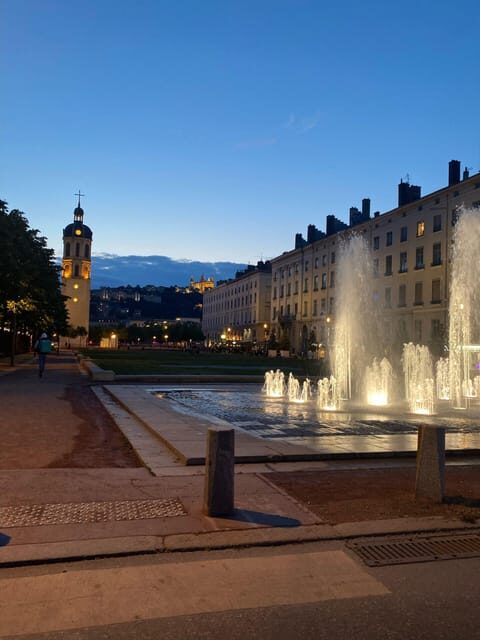 Lyon: Festival of Lights Guided Walking Tour with Tasting - FAQ