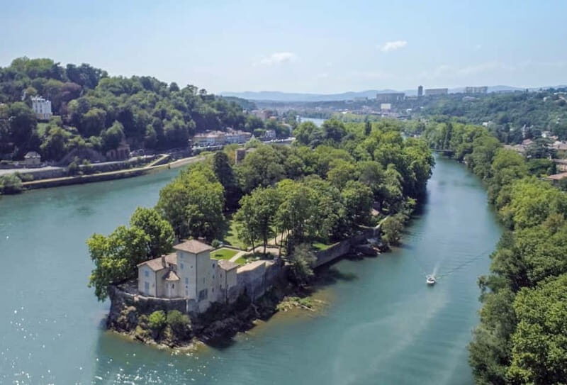 Lyon: from Confluence to Barbe Island by free license boat - Introduction: Why Consider This Lyon Water Tour?