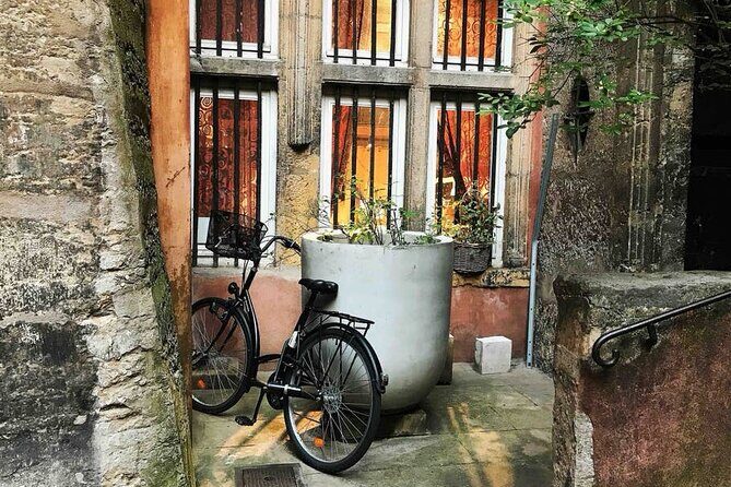 Lyon Highlights & Secrets Walking Guided Tour (small group) including Funicular - FAQ