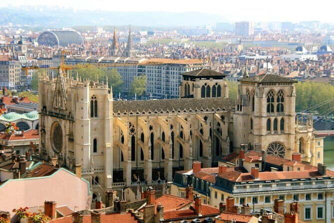 Lyon Private Transfer from Lyon city centre to Lyon (LYS) Airport - Who Should Consider This Service?