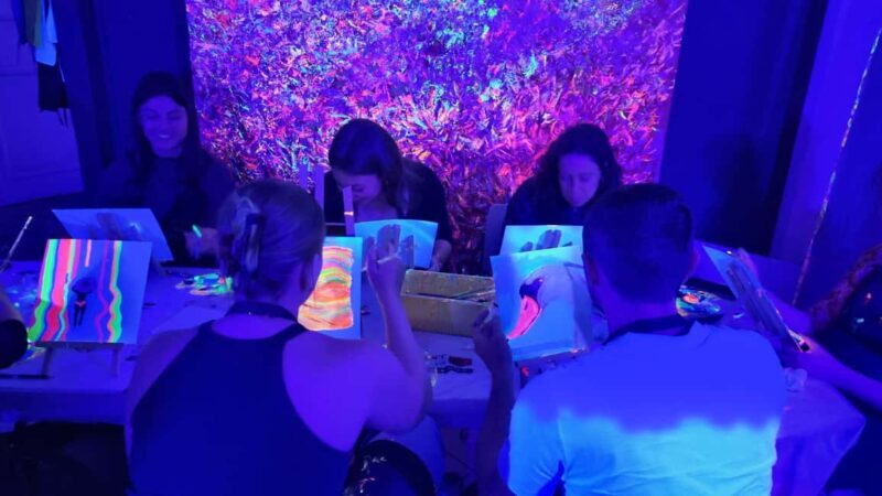 Lyon: Tarot Reading and Neon Painting Workshop - FAQs