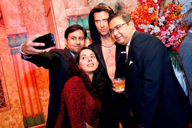 Madame Tussauds Museum From Agra Including Lunch - Key Points