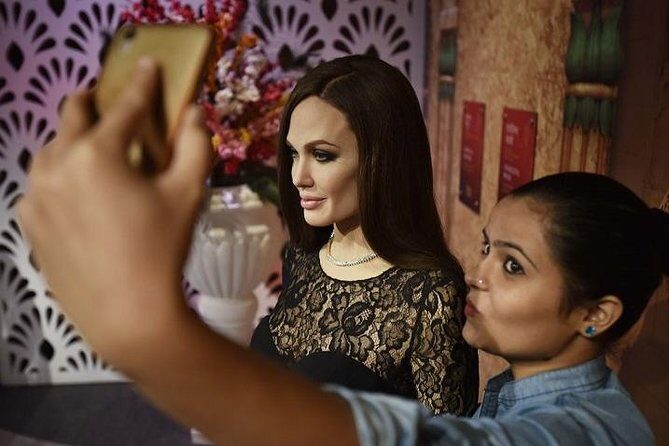 Madame Tussauds Museum From Agra Including Lunch - Potential Drawbacks and Considerations