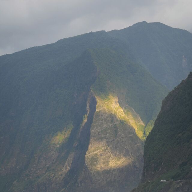 Madeira: Group Surfing Lesson with Equipment - Location and Setting: Why Praia do Porto do Seixal?